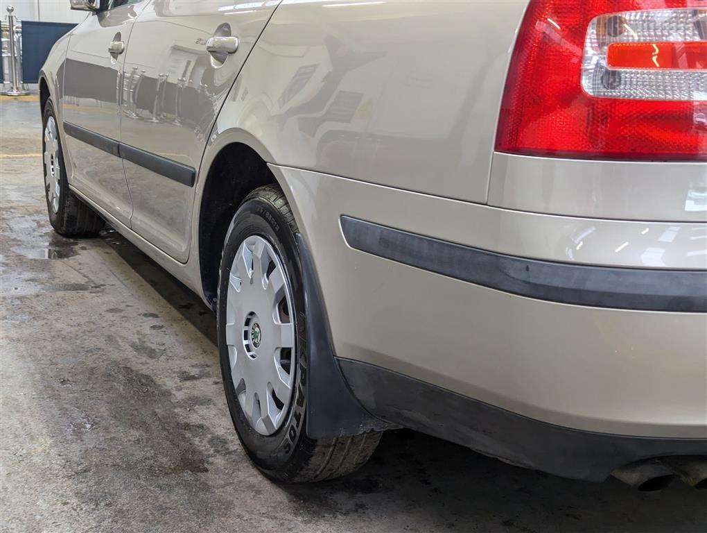 <p>2005 SKODA OCTAVIA AMBIENTE FSI AUTO</p>