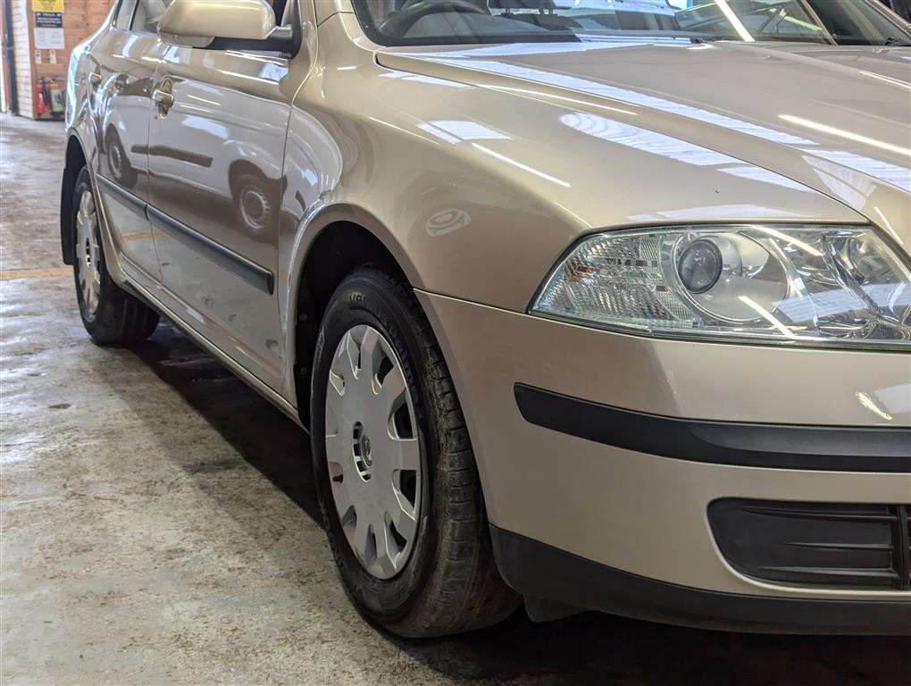 <p>2005 SKODA OCTAVIA AMBIENTE FSI AUTO</p>