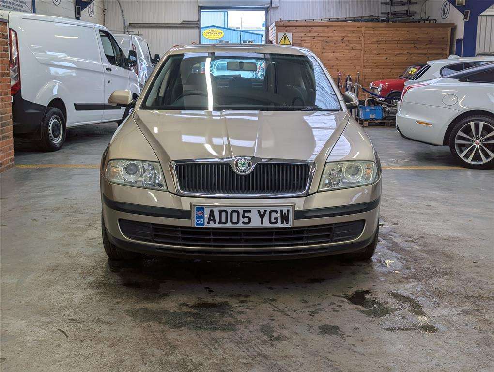 <p>2005 SKODA OCTAVIA AMBIENTE FSI AUTO</p>