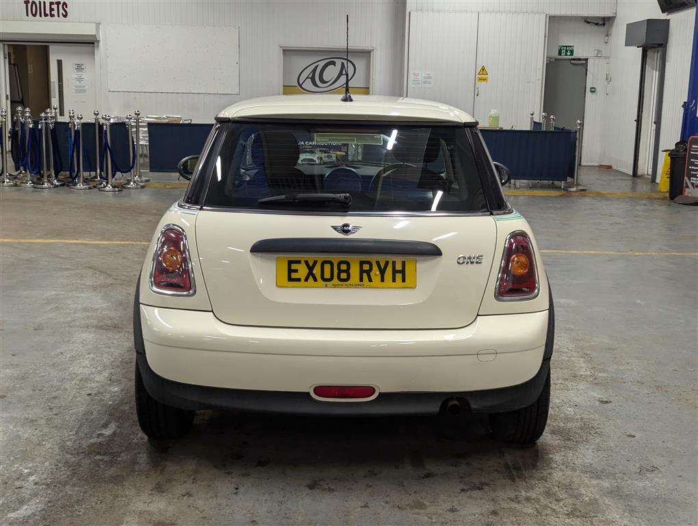 <p>2008 MINI ONE</p>