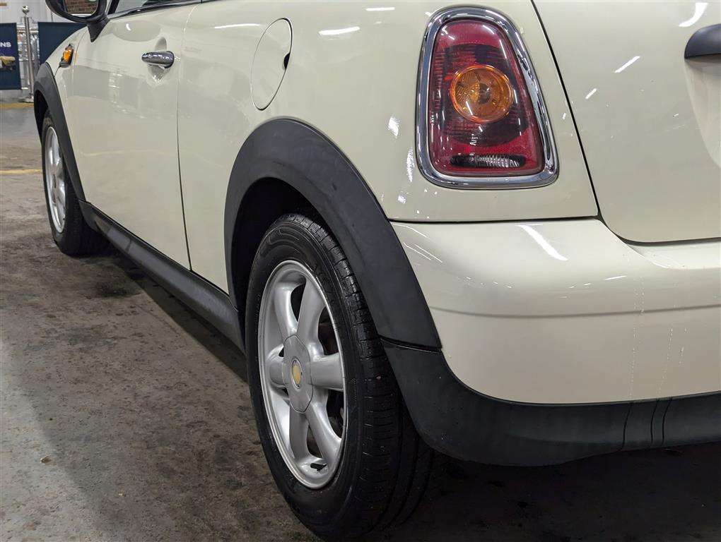 <p>2008 MINI ONE</p>