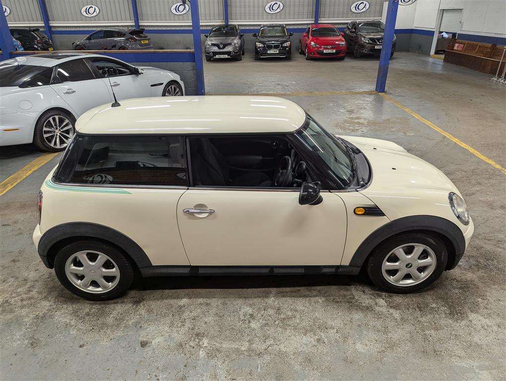 <p>2008 MINI ONE</p>