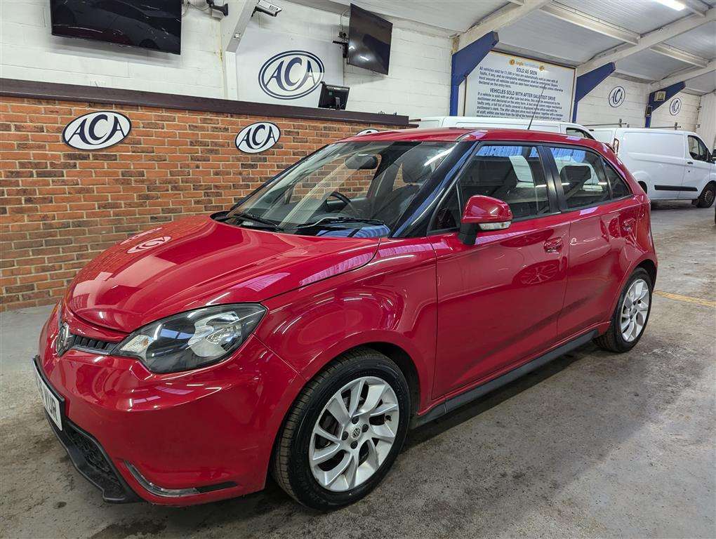 <p>2016 MG 3 FORM SPORT VTI-TECH</p>