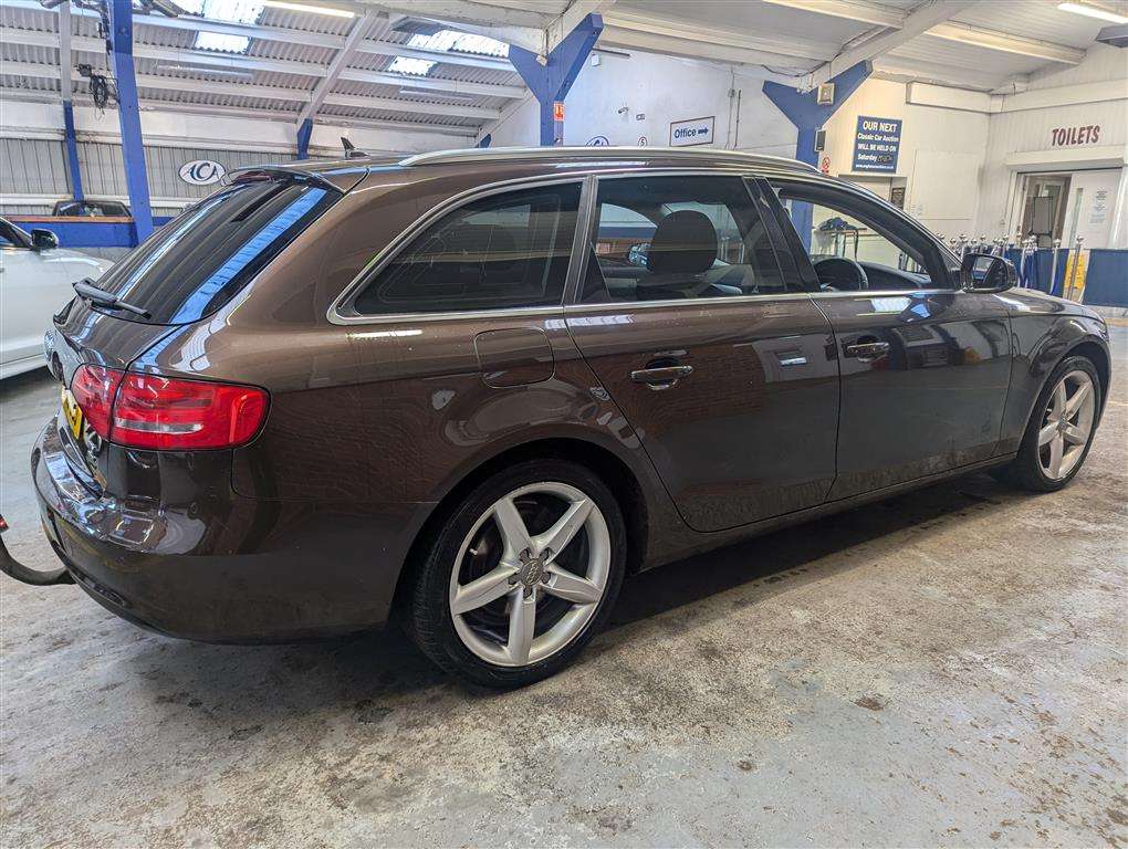 <p>2013 AUDI A4 SE TECHNIK TDI QUATTRO</p>