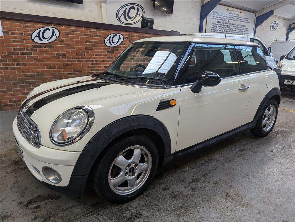 <p>2008 MINI ONE</p>