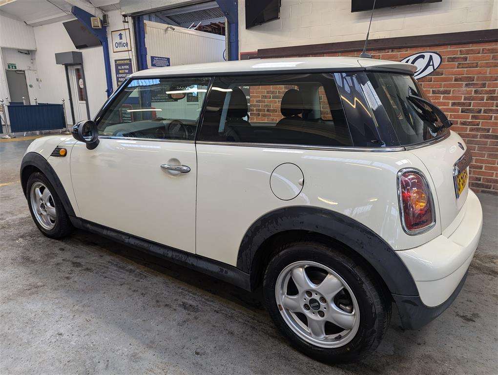 <p>2008 MINI ONE</p>