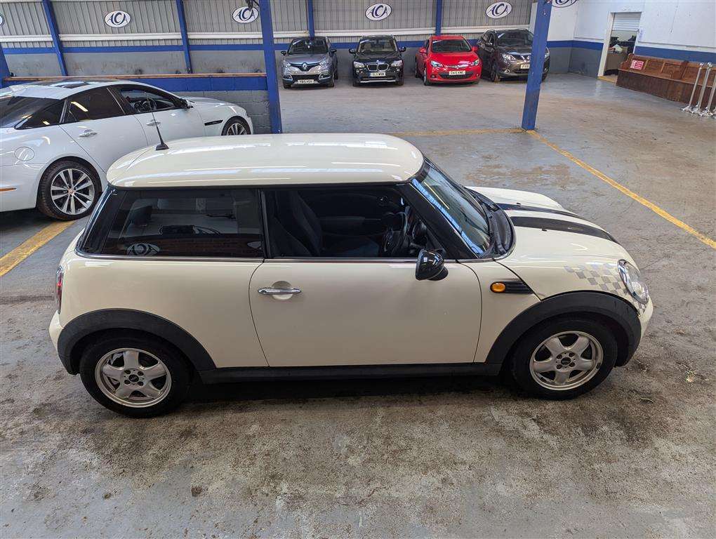 <p>2008 MINI ONE</p>