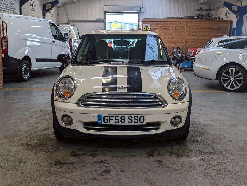 <p>2008 MINI ONE</p>