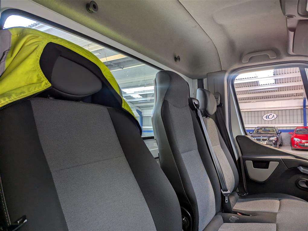 <p>2019 NISSAN NV400 SE DCI</p>