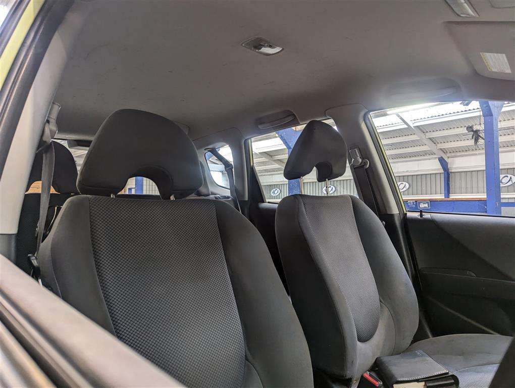 <p>2004 HONDA JAZZ SE</p>