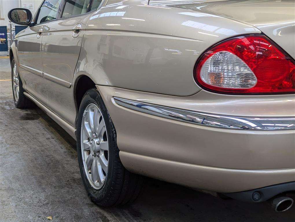 <p>2002 JAGUAR X-TYPE V6 SE AUTO</p>