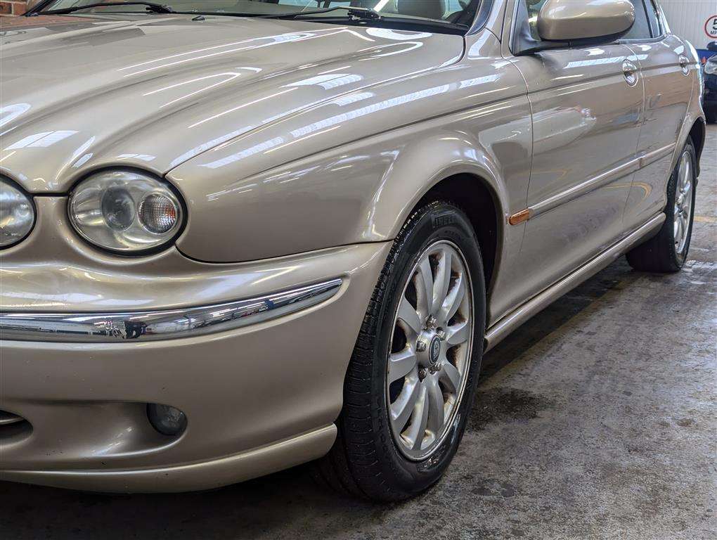 <p>2002 JAGUAR X-TYPE V6 SE AUTO</p>