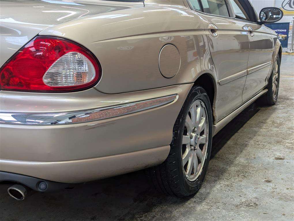 <p>2002 JAGUAR X-TYPE V6 SE AUTO</p>