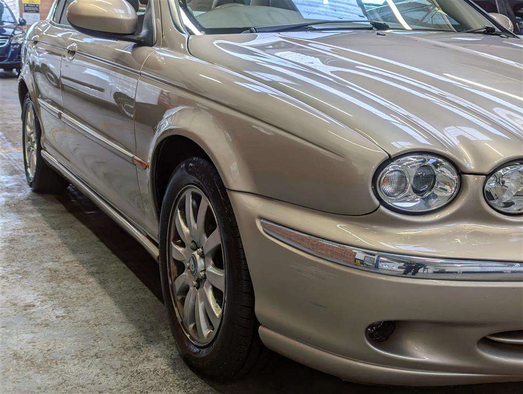 <p>2002 JAGUAR X-TYPE V6 SE AUTO</p>