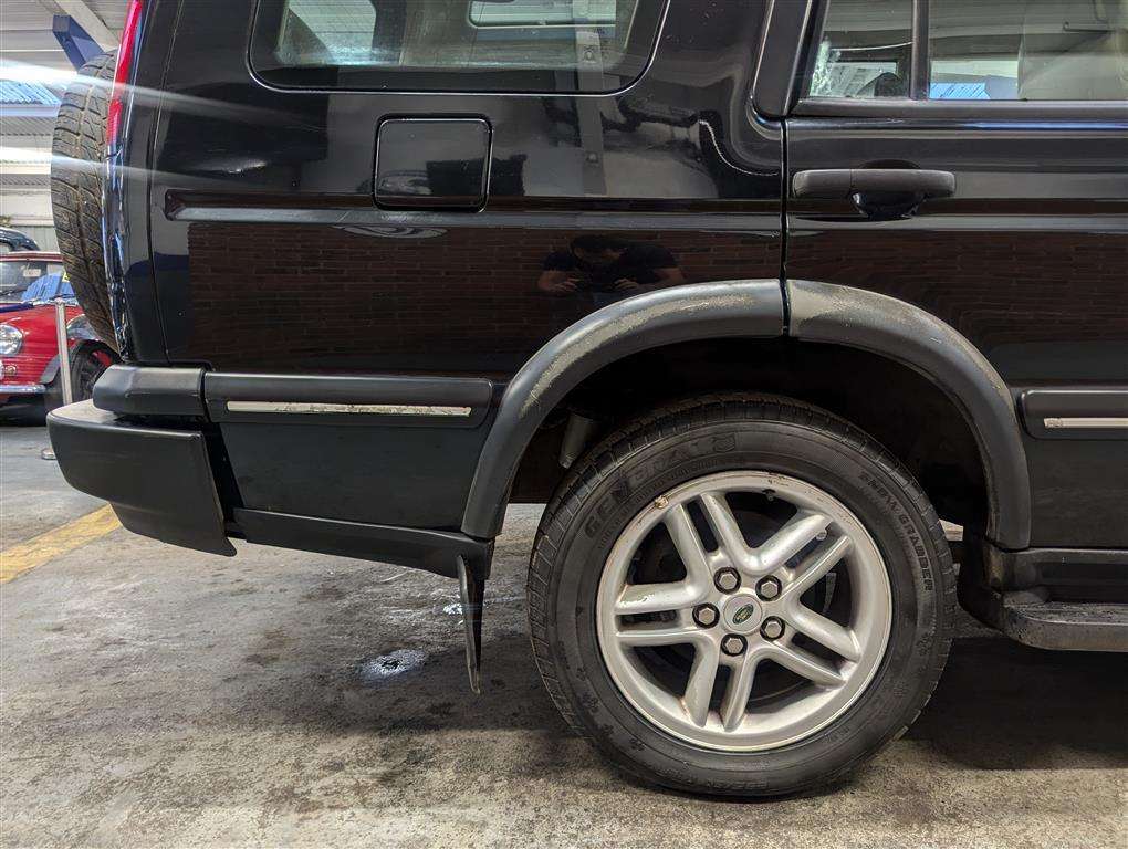 <p>2004 LAND ROVER DISCOVERY LANDMARK TD5 AUTO</p>