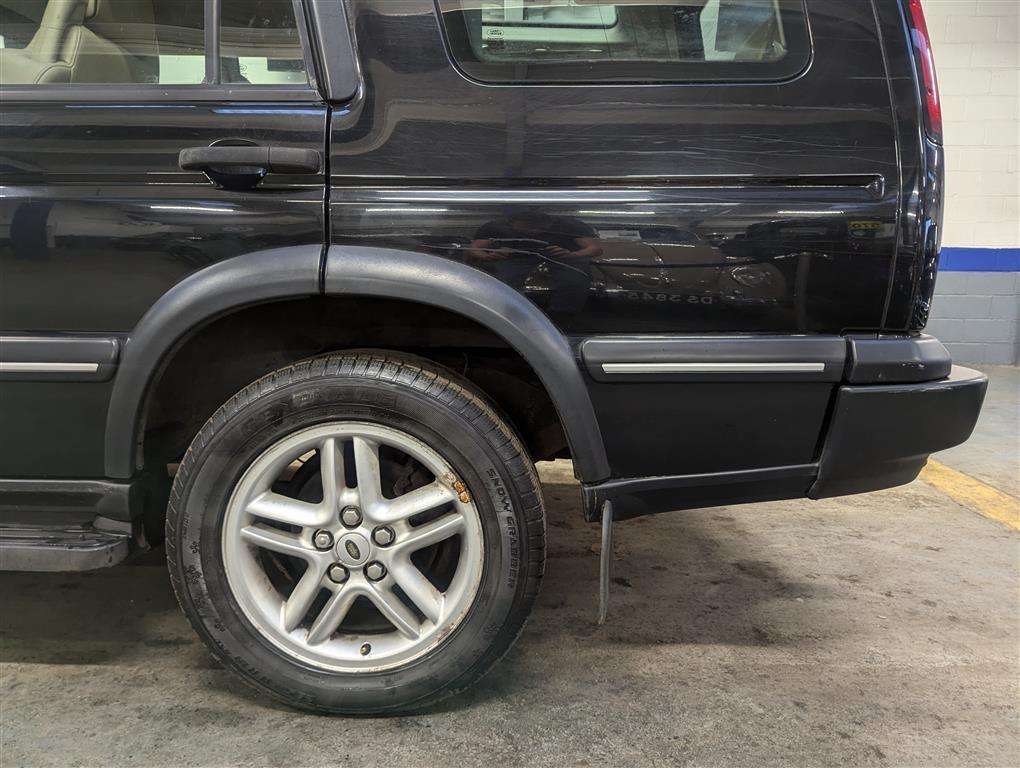 <p>2004 LAND ROVER DISCOVERY LANDMARK TD5 AUTO</p>