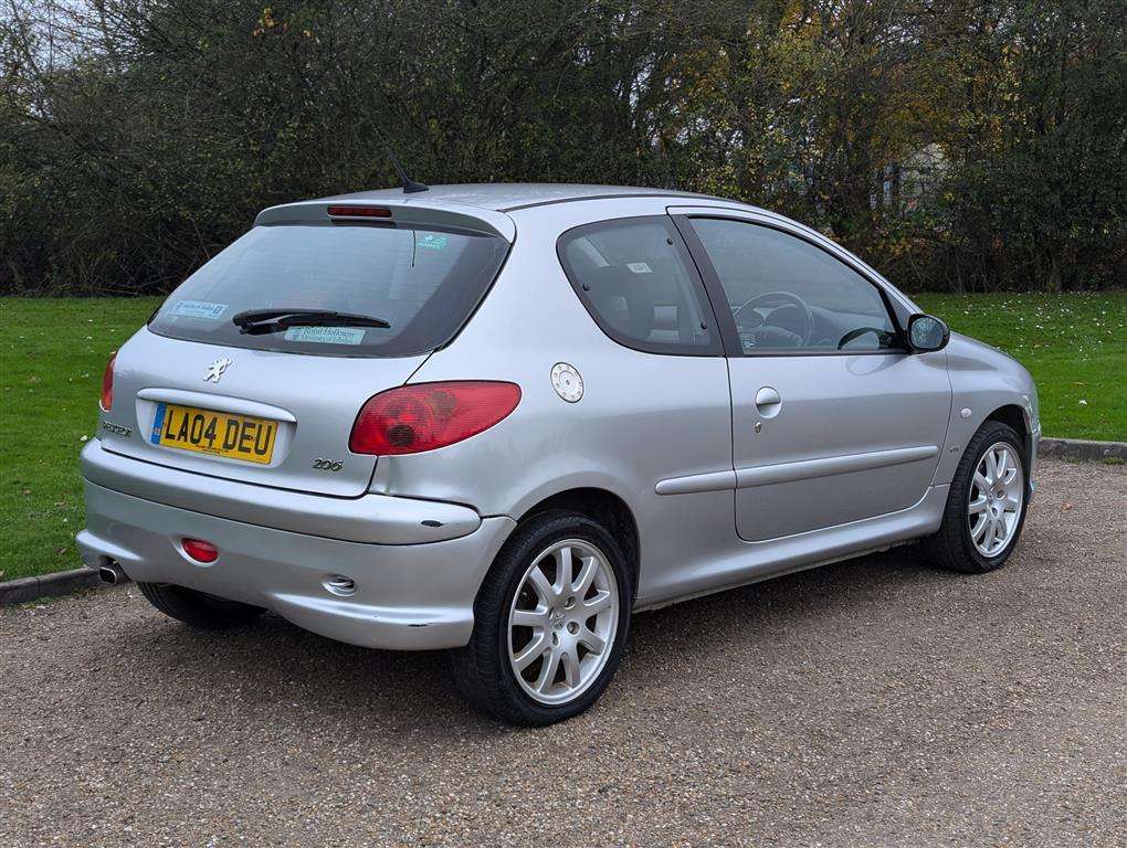 <p>2004 PEUGEOT 206 GTI</p>