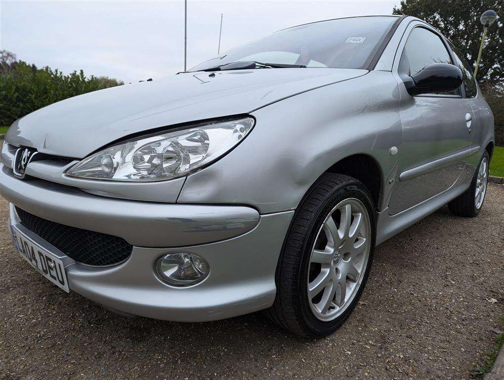 <p>2004 PEUGEOT 206 GTI</p>