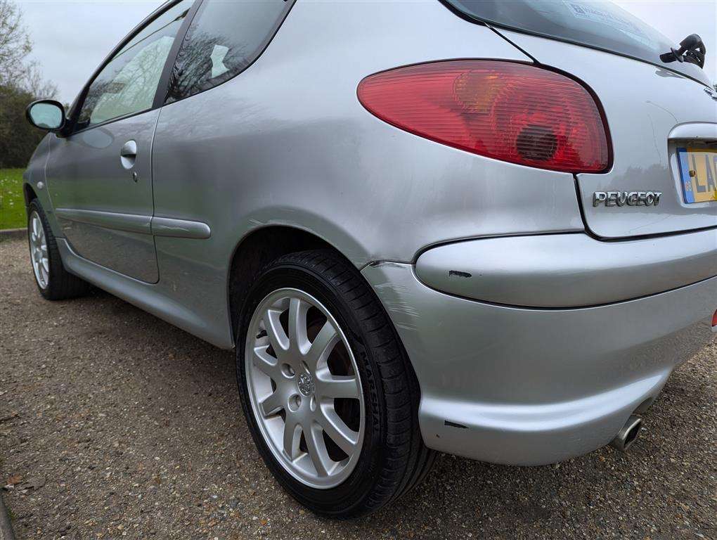 <p>2004 PEUGEOT 206 GTI</p>