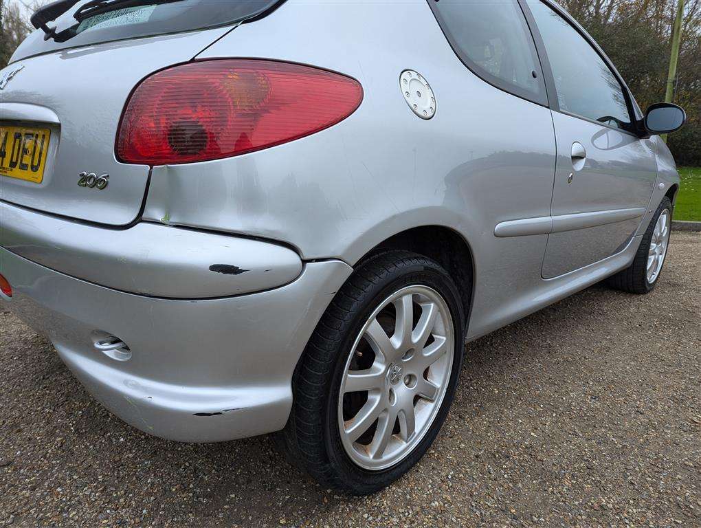 <p>2004 PEUGEOT 206 GTI</p>