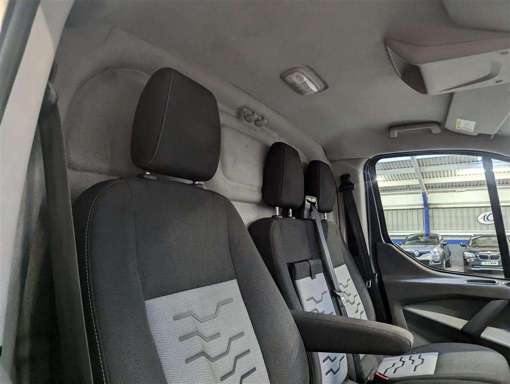 <p>2017 FORD TRANSIT CUSTOM 290 LIMITE</p>