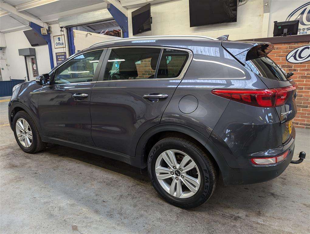 <p>2017 KIA SPORTAGE 2&nbsp;</p>