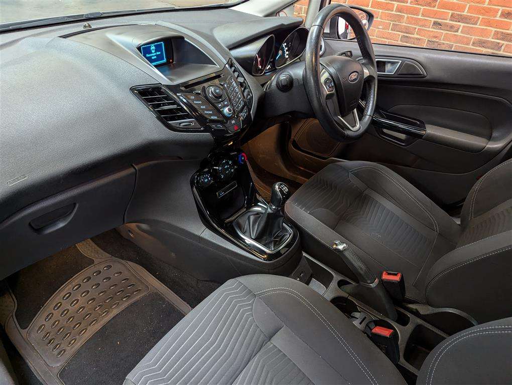 <p>2014 FORD FIESTA ZETEC</p>