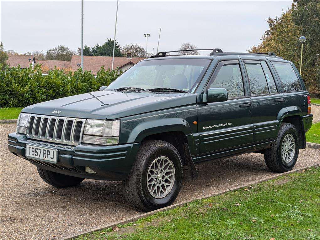 <p>1999 JEEP GRAND CHEROKEE LTD AUTO</p>