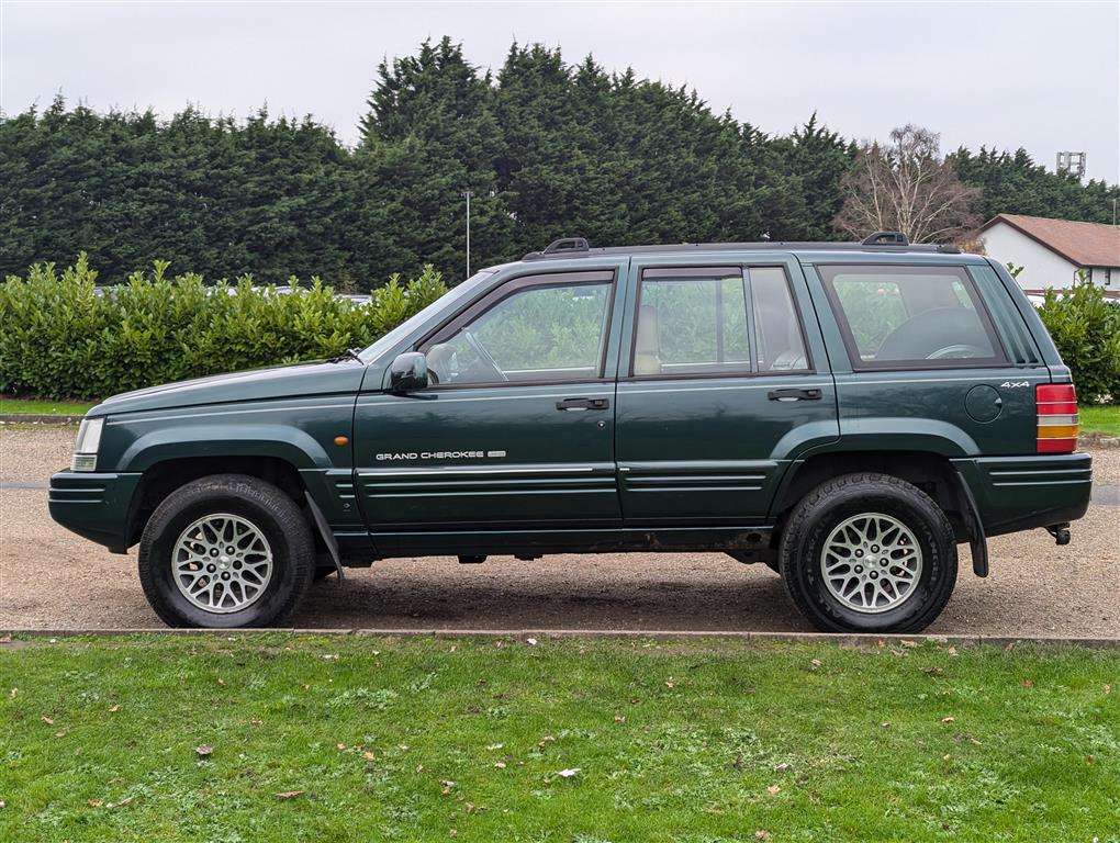 <p>1999 JEEP GRAND CHEROKEE LTD AUTO</p>