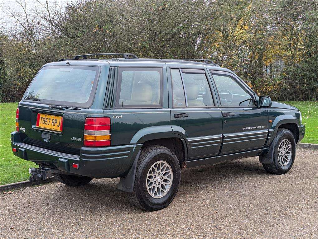 <p>1999 JEEP GRAND CHEROKEE LTD AUTO</p>