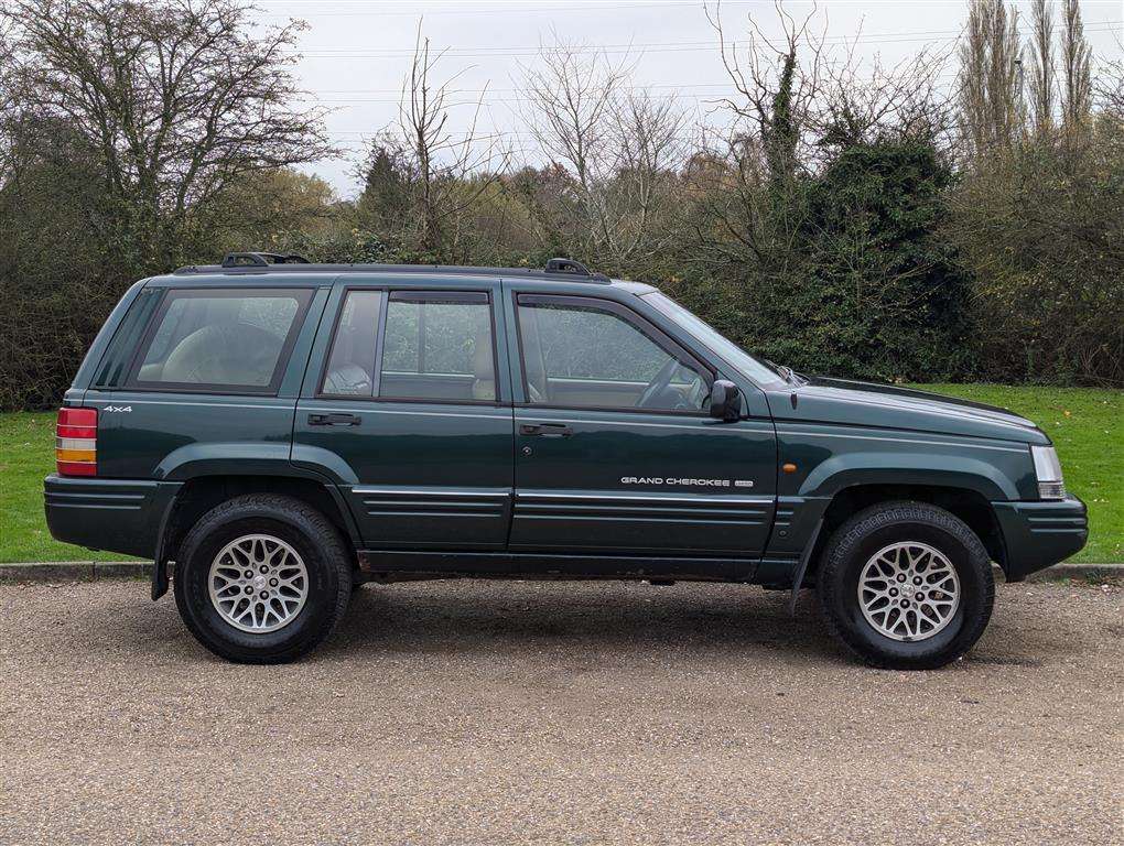 <p>1999 JEEP GRAND CHEROKEE LTD AUTO</p>