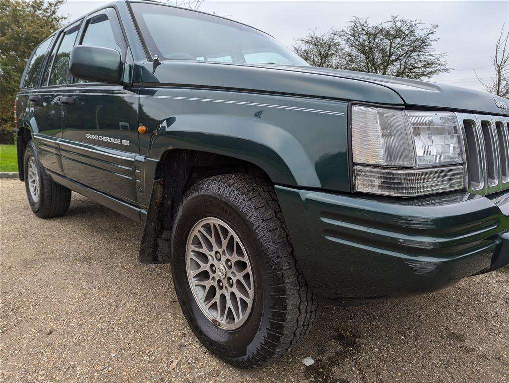 <p>1999 JEEP GRAND CHEROKEE LTD AUTO</p>