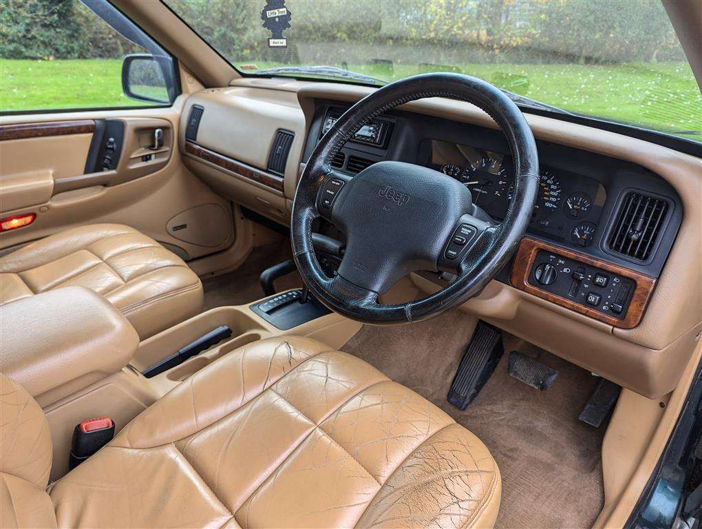 <p>1999 JEEP GRAND CHEROKEE LTD AUTO</p>