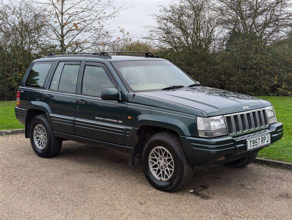 <p>1999 JEEP GRAND CHEROKEE LTD AUTO</p>