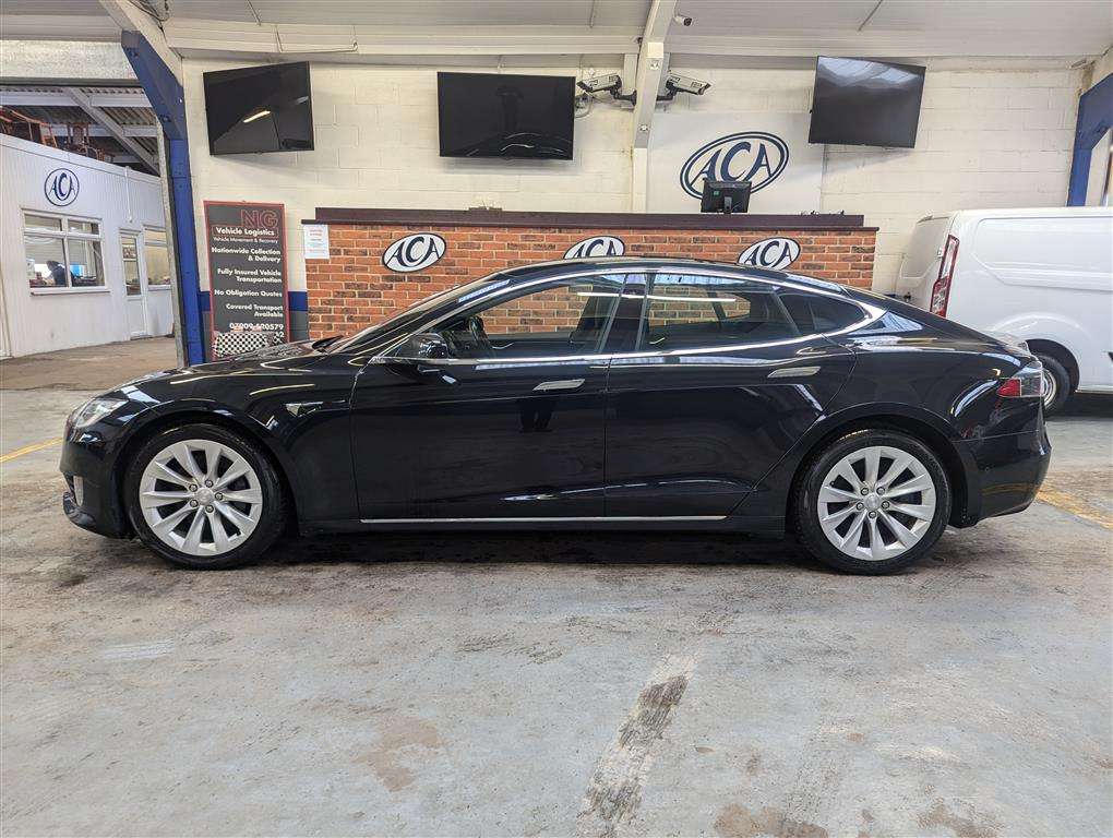 <p>2017 TESLA MODEL S 75D</p>