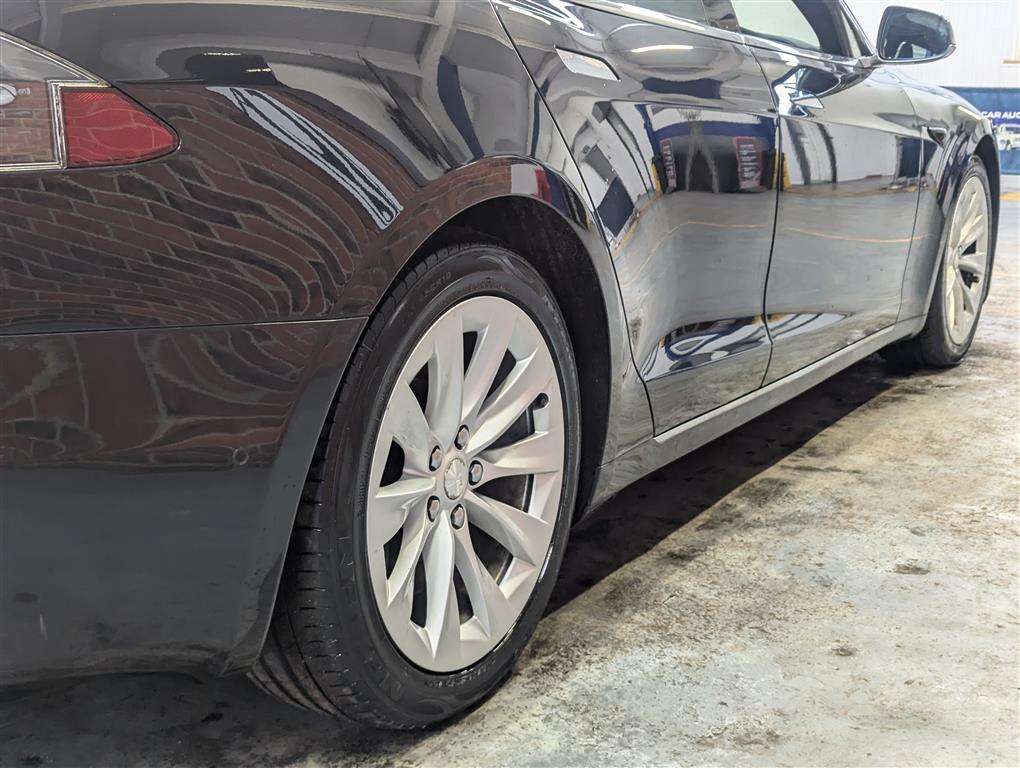 <p>2017 TESLA MODEL S 75D</p>