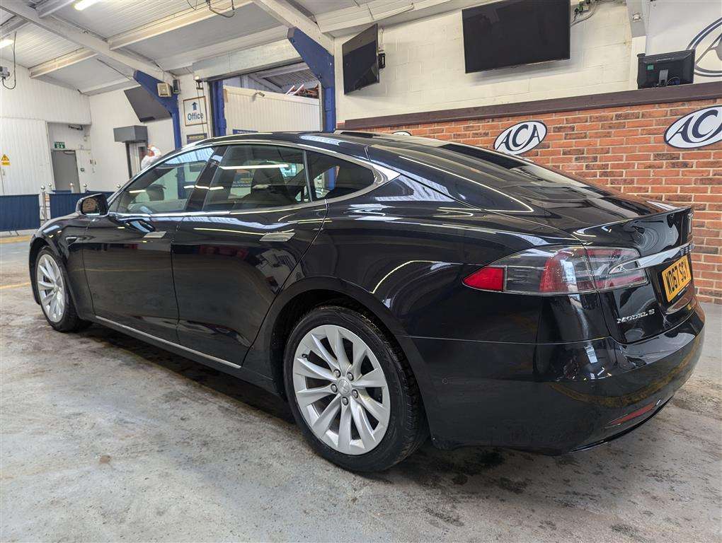 <p>2017 TESLA MODEL S 75D</p>