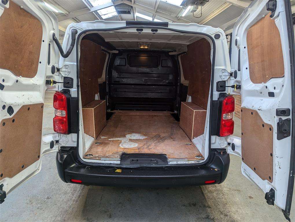 <p>2019 VAUXHALL VIVARO 2900 DYNAMIC S/S</p>