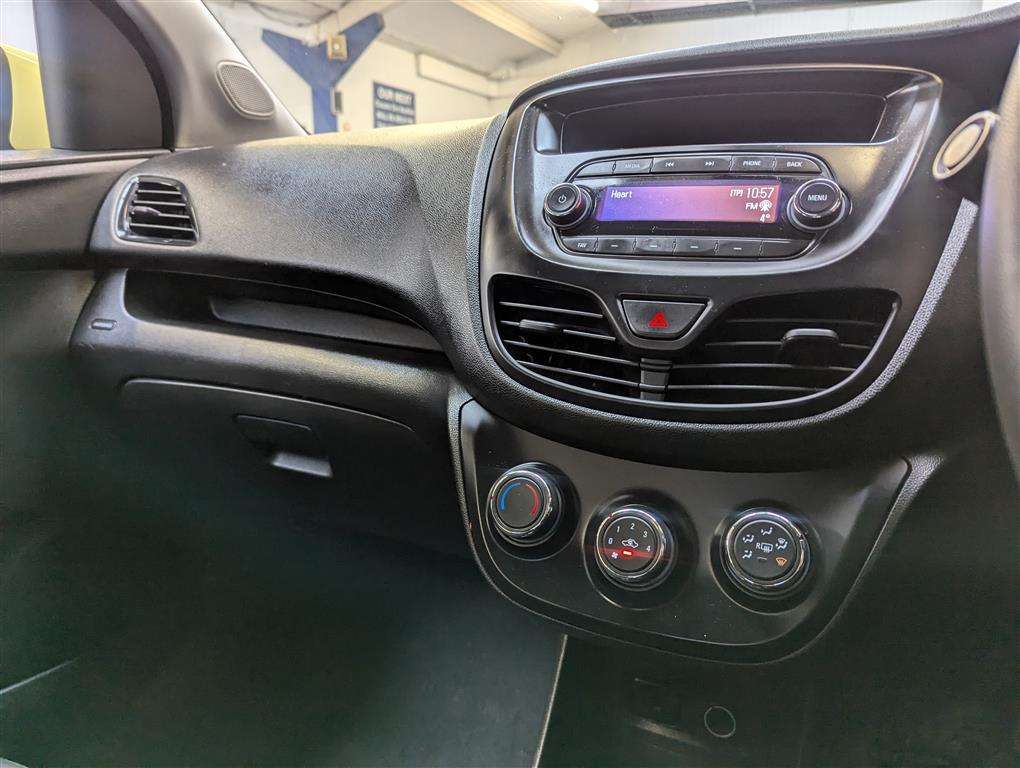 <p>2018 VAUXHALL VIVA SE</p>