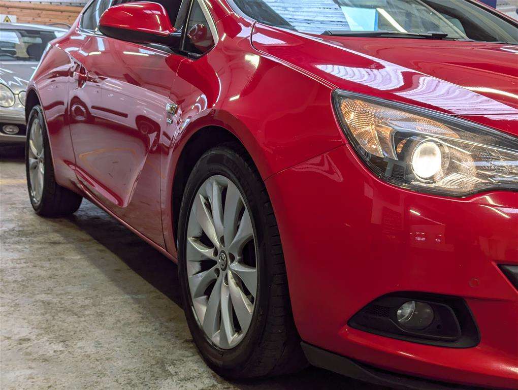 <p>2015 VAUXHALL ASTRA GTC SRI CDTI S/S</p>