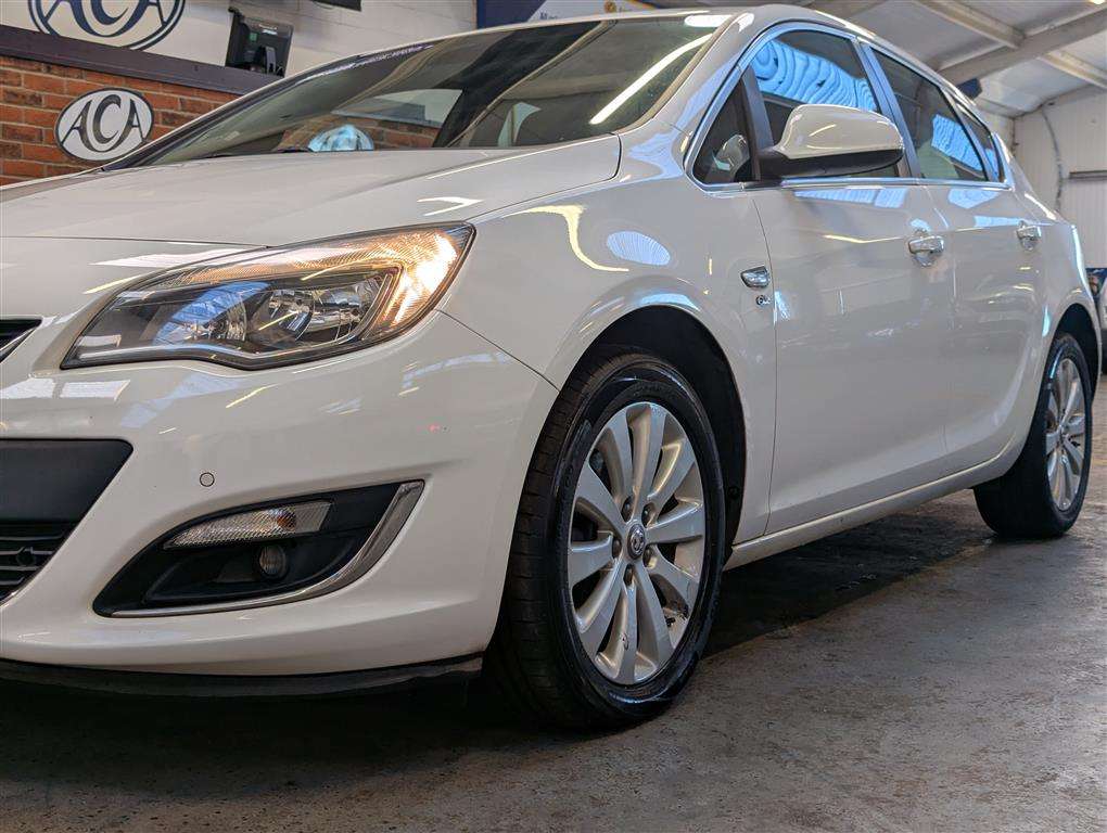 <p>2015 VAUXHALL ASTRA ELITE CDTI S/S</p>