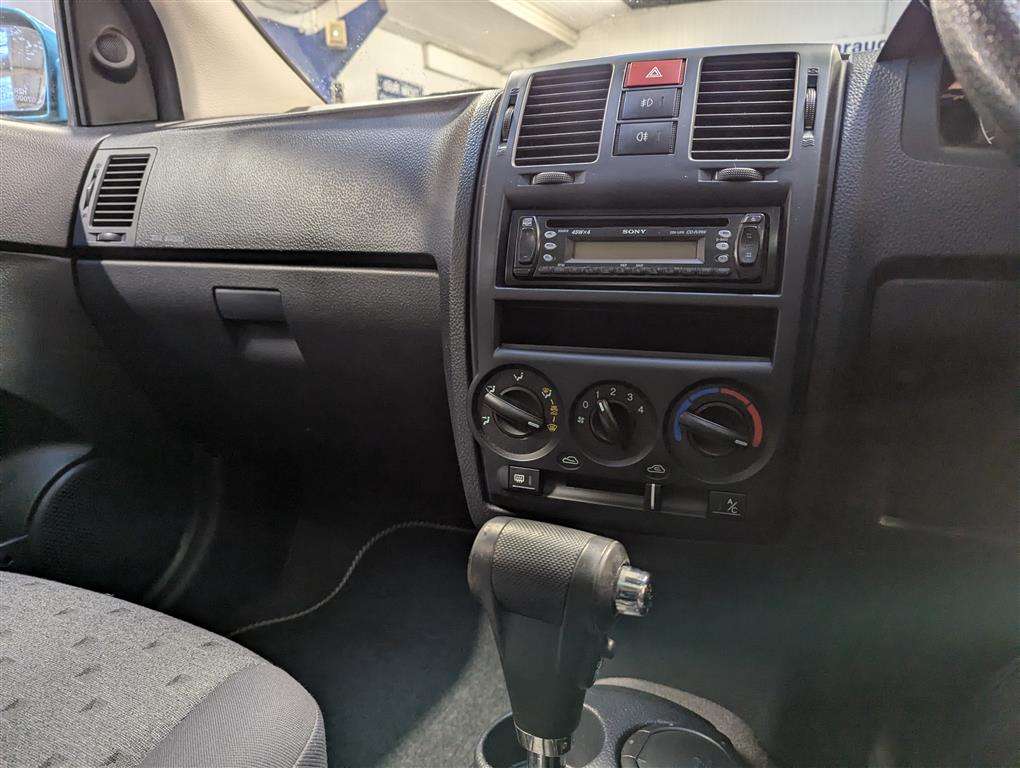 <p>2004 HYUNDAI GETZ CDX AUTO</p>