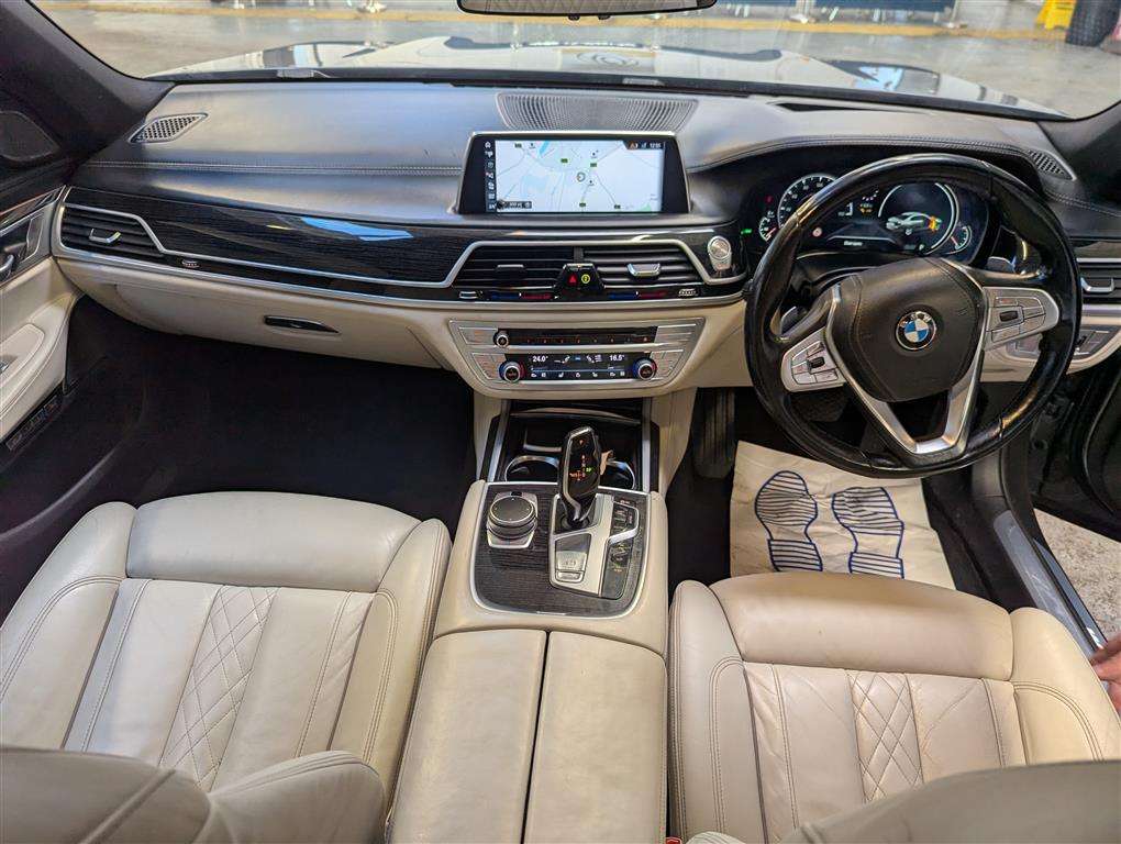 <p>2016 BMW 740D XDRIVE M SPORT AUTO</p>