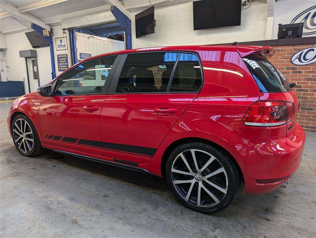 <p>2012 VOLKSWAGEN GOLF GTD S-A</p>