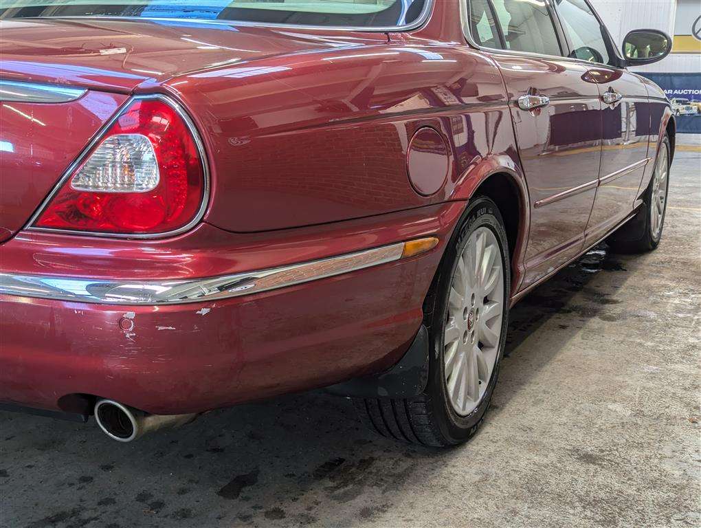 <p>2003 JAGUAR XJ8 V8 SE AUTO</p>