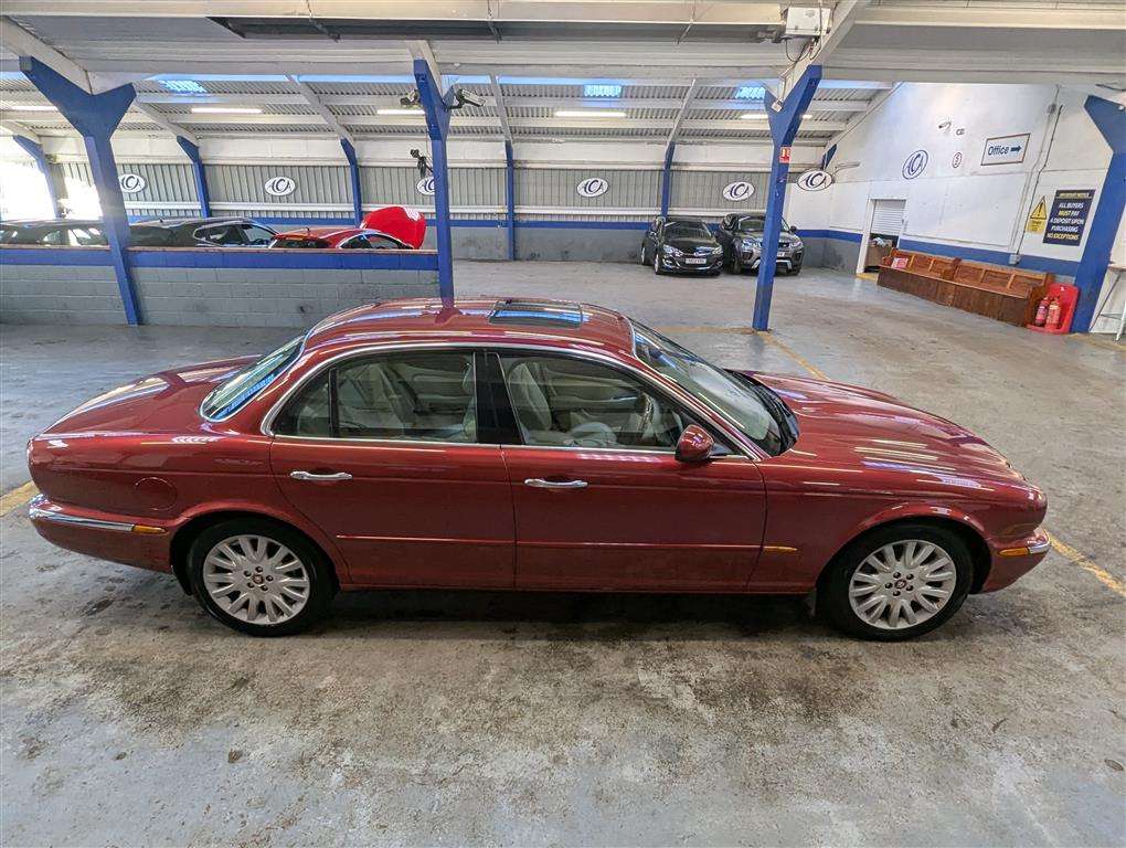 <p>2003 JAGUAR XJ8 V8 SE AUTO</p>