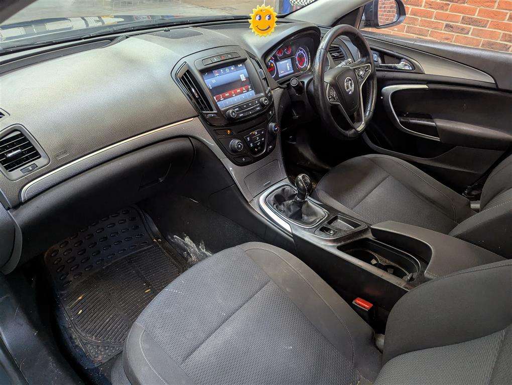 <p>2015 VAUXHALL INSIGNIA DSIGN NAV CDTI E</p>