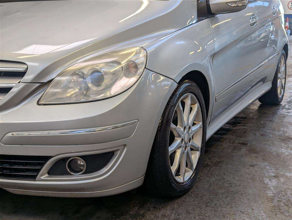 <p>2008 MERCEDES B200 CDI SE CVT</p>