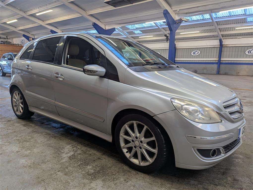 <p>2008 MERCEDES B200 CDI SE CVT</p>