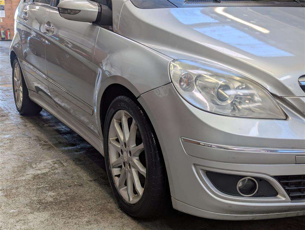 <p>2008 MERCEDES B200 CDI SE CVT</p>